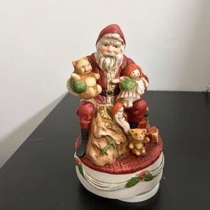 Vintage Santa Music Box - plays We Wish You A Merry Christmas